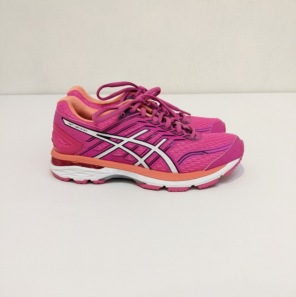NWOT ASICS WOMEN'S GT 2000 5 B WIDTH RUNNING SHOE 5.5